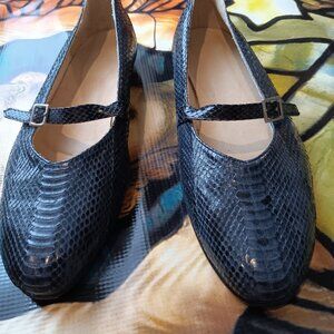 Custom Made in Italy Women's Midnight Navy Blue Snakeskin Mary Jane Flats